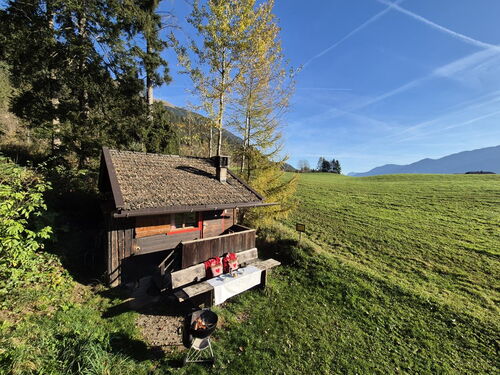 Das Waldhuettl am Karwendel - am Waldrand in ruhiger Lage ohne Strom und mit Holzherd.